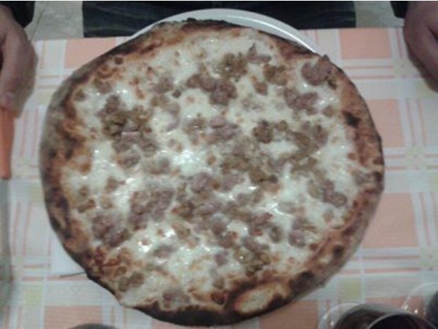 Pizza Provola Salsiccia Porcini