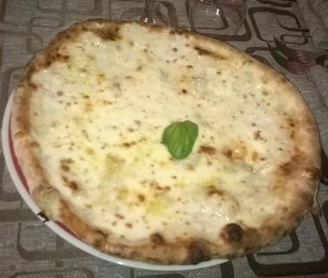 Pizza Quattro Formaggi San Salvatore Telesino