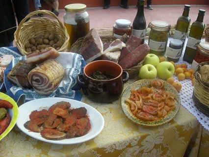 Pranzo domenicale 15.00 euro a persona. Festeggiamo insieme i venti anni di attivita' dell'azienda